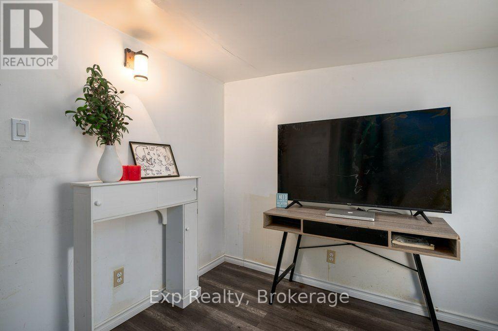 2822 SHANNON ROAD - 25