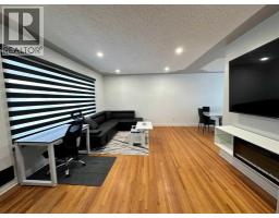 560 Northmount Drive NW - photo 10