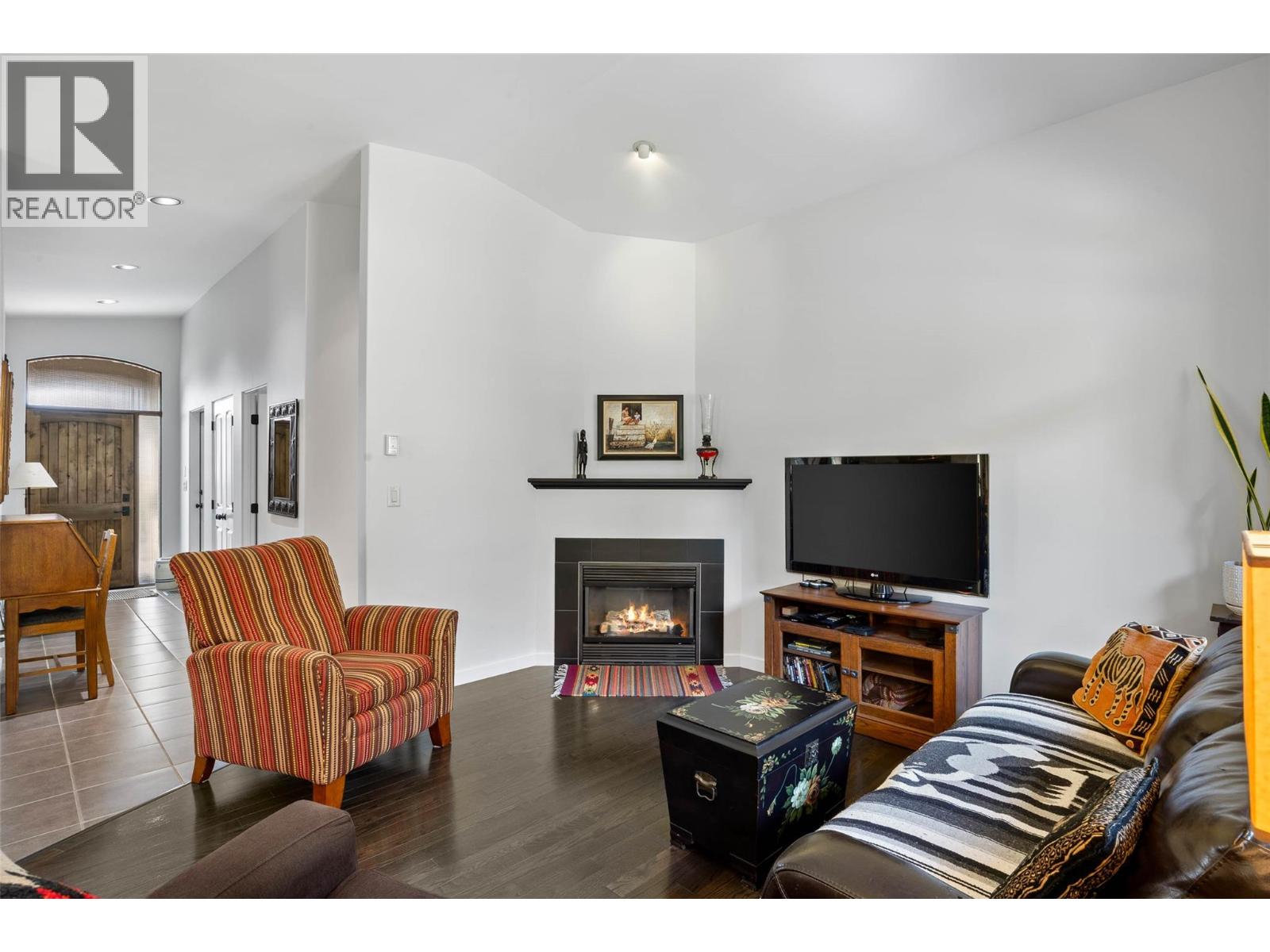 757 Rosewood Crescent - 15