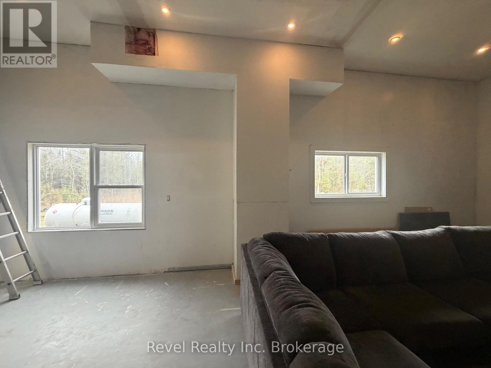 4205 HIGHWAY 17 E - Image 42