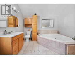 2242 Highway 124, Whitestone, ON P0A1G0 Photo 26
