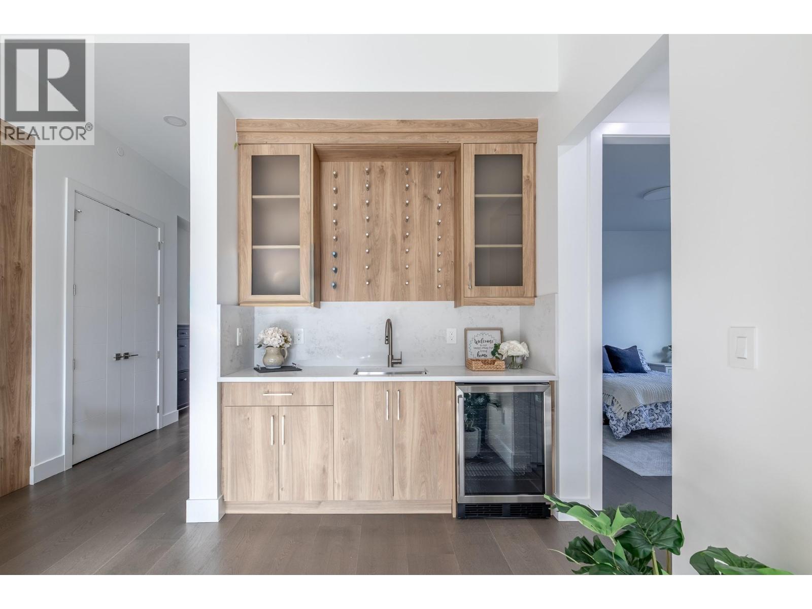 5586 Nixon Road, Summerland