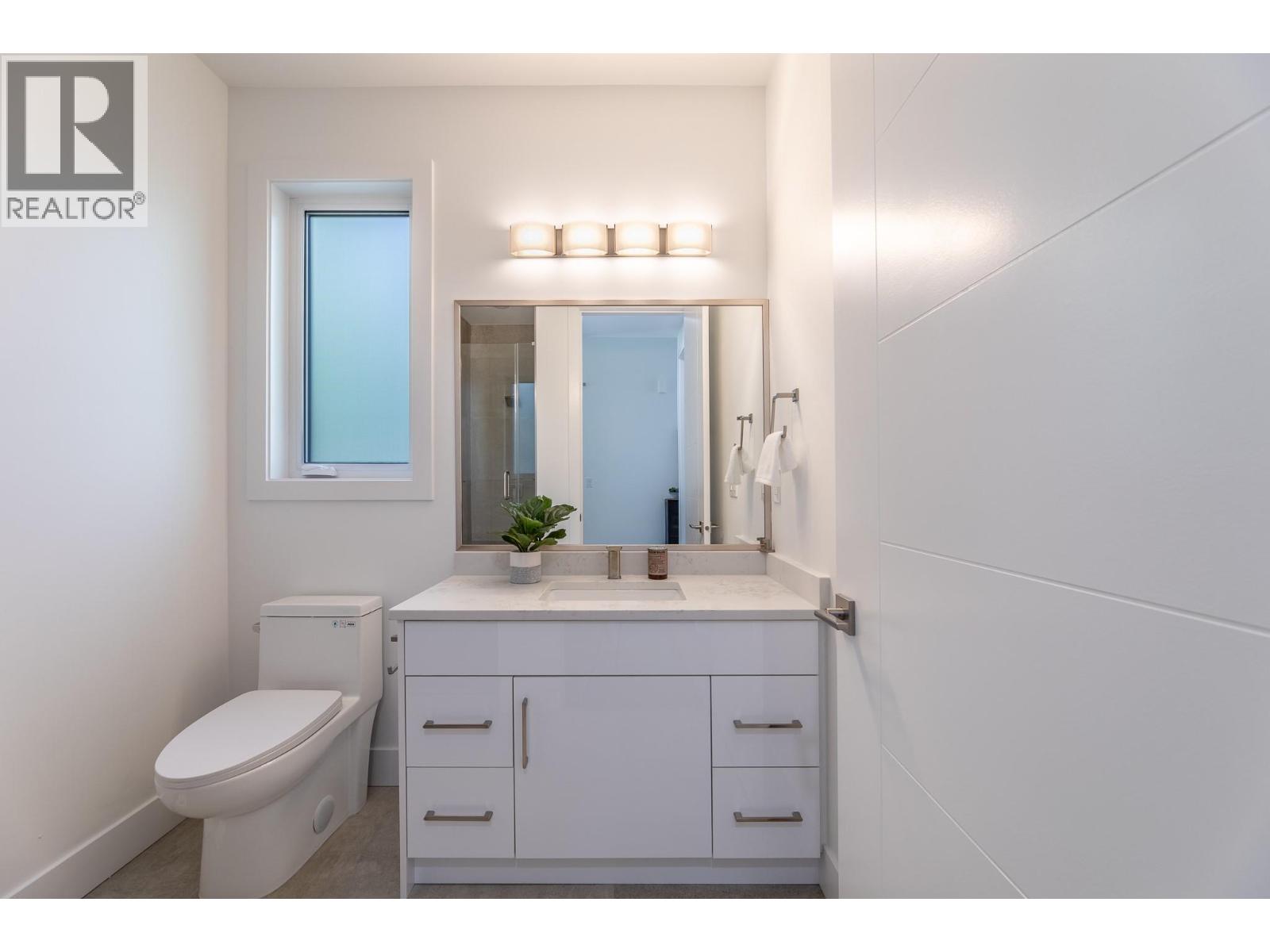 5586 Nixon Road, Summerland