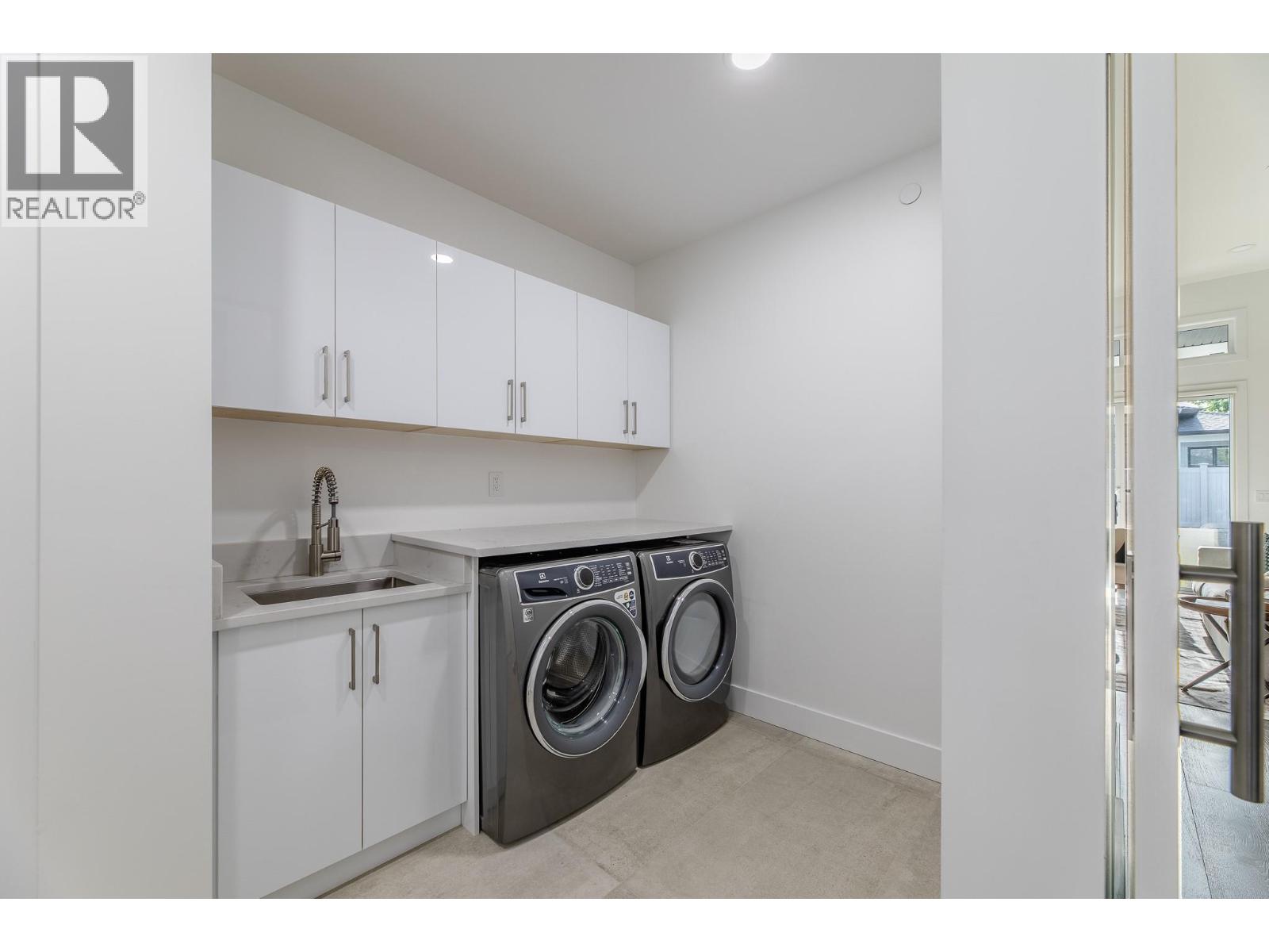 5586 Nixon Road, Summerland