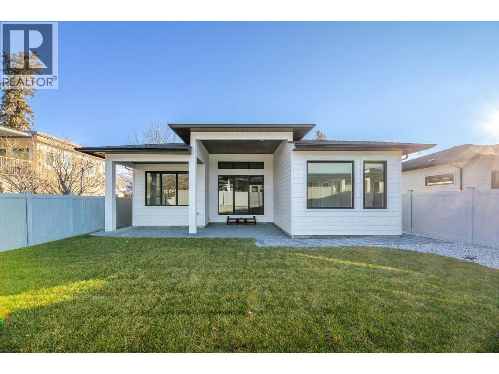 5586 Nixon Road, Summerland