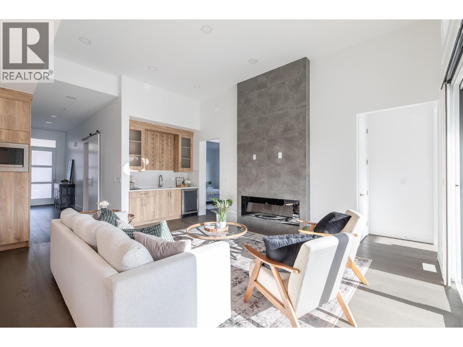 5586 Nixon Road, Summerland