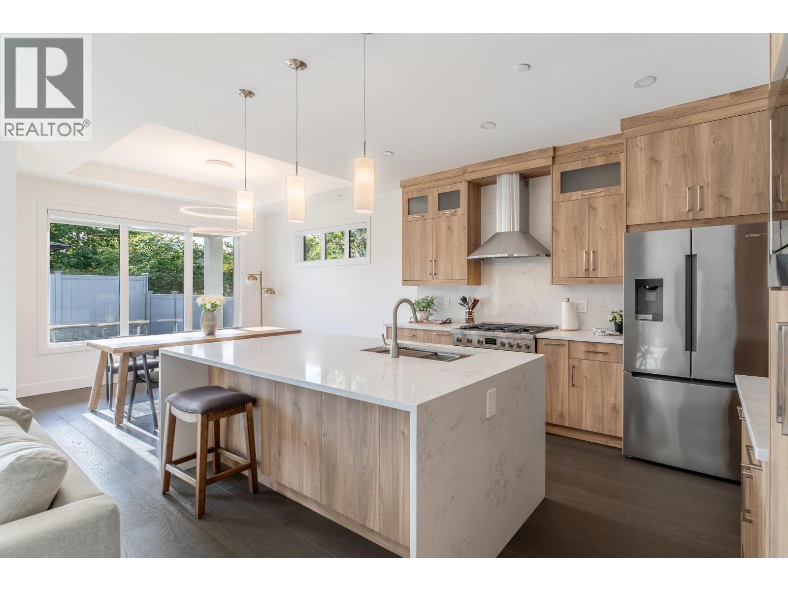 5586 Nixon Road, Summerland