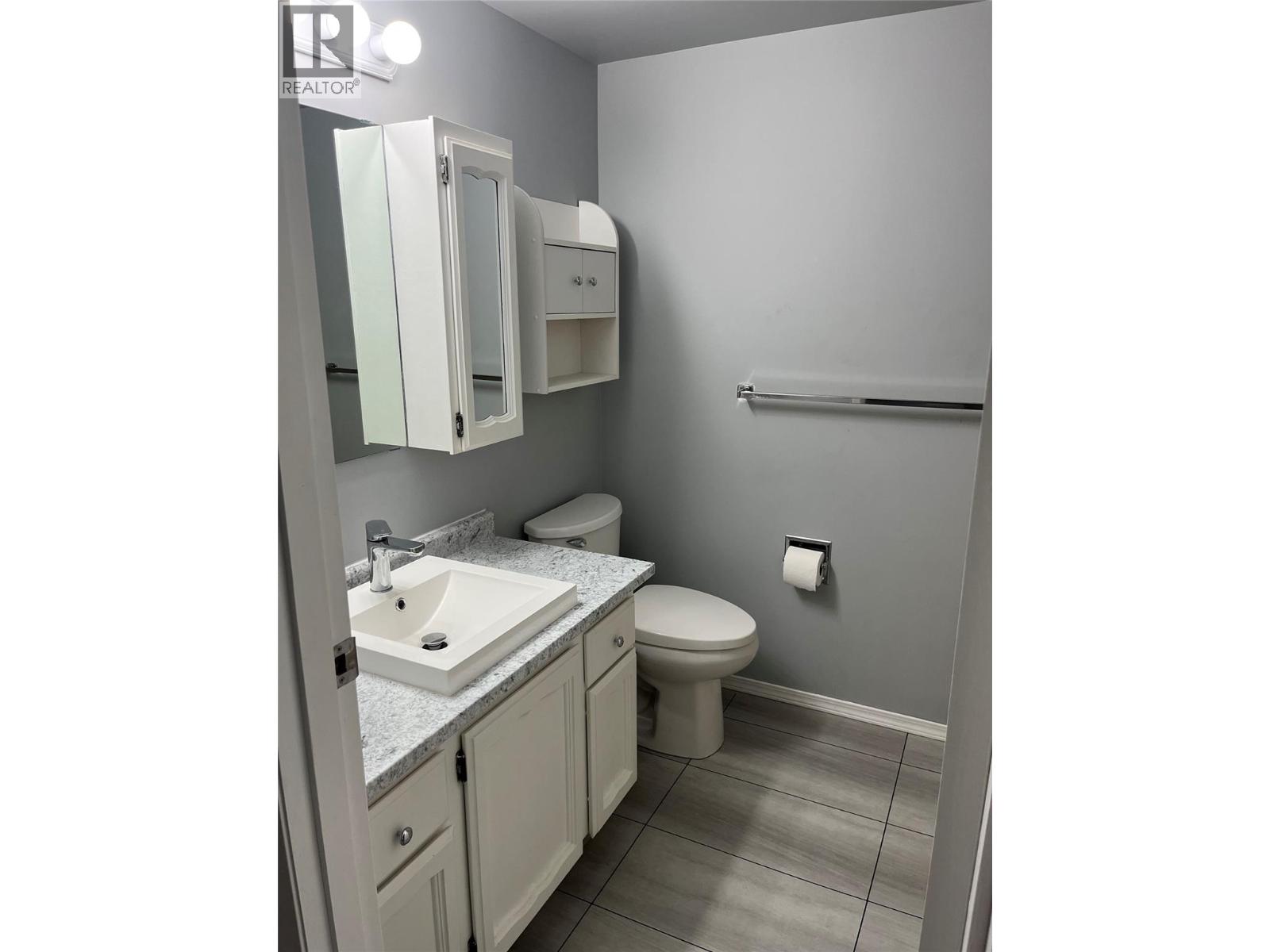 555 Rowcliffe Avenue Unit# 202, Kelowna