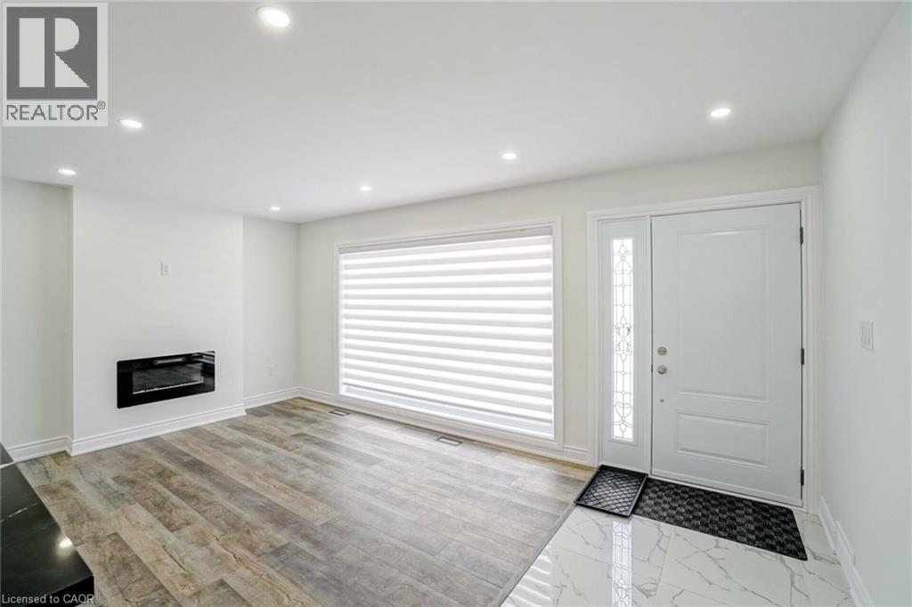 8 MARLBOROUGH Road — photo 3