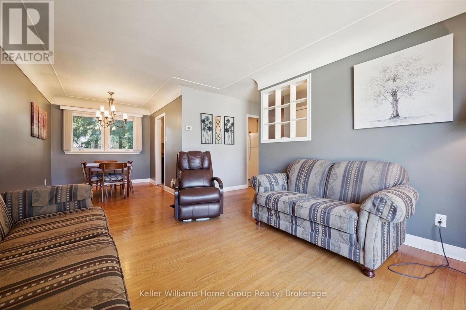 14 SKOV CRESCENT - 12