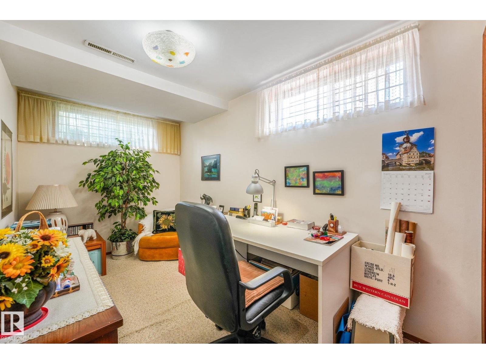 13911 86 ST NW - 42