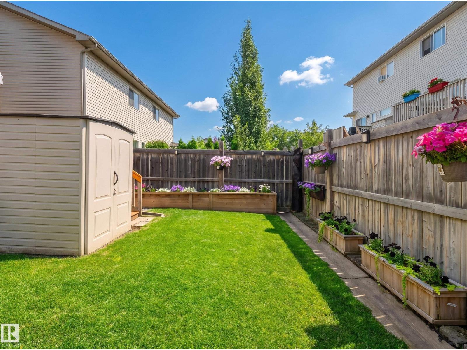 #10 85 SPRUCE VILLAGE DR W - 33