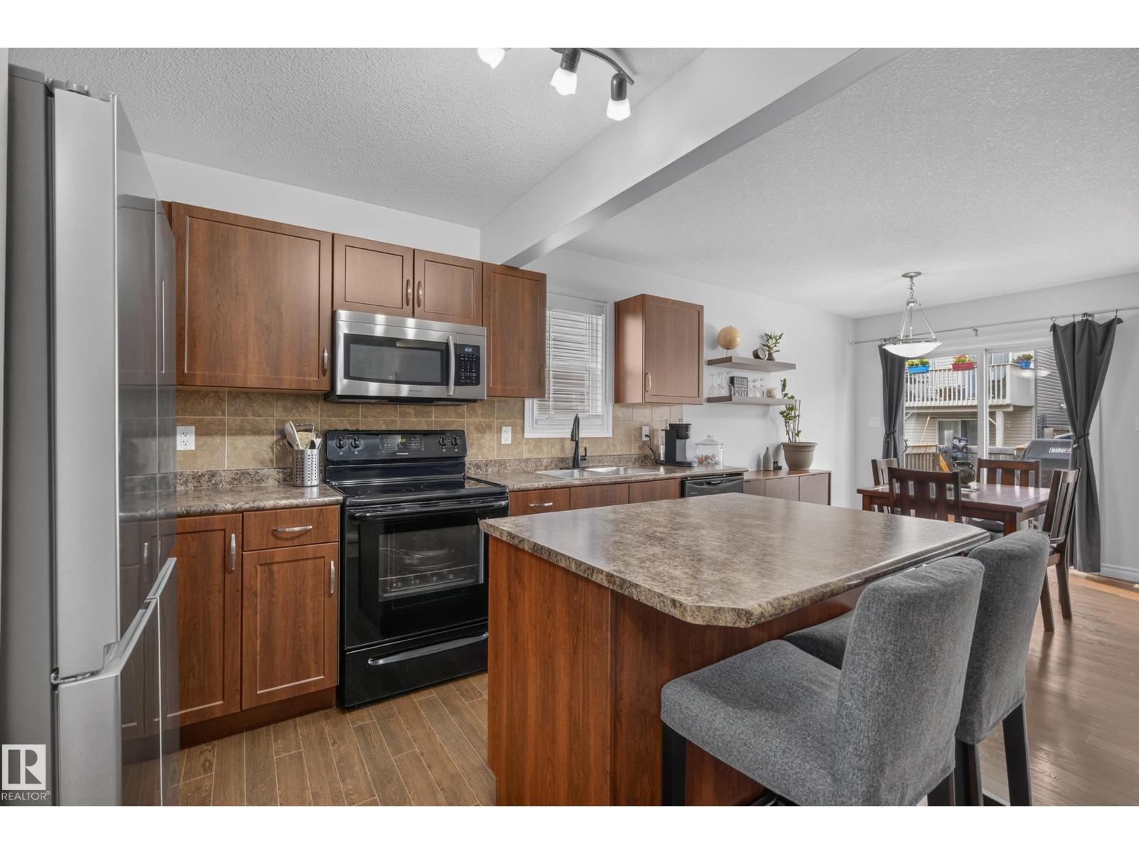 #10 85 SPRUCE VILLAGE DR W - 4