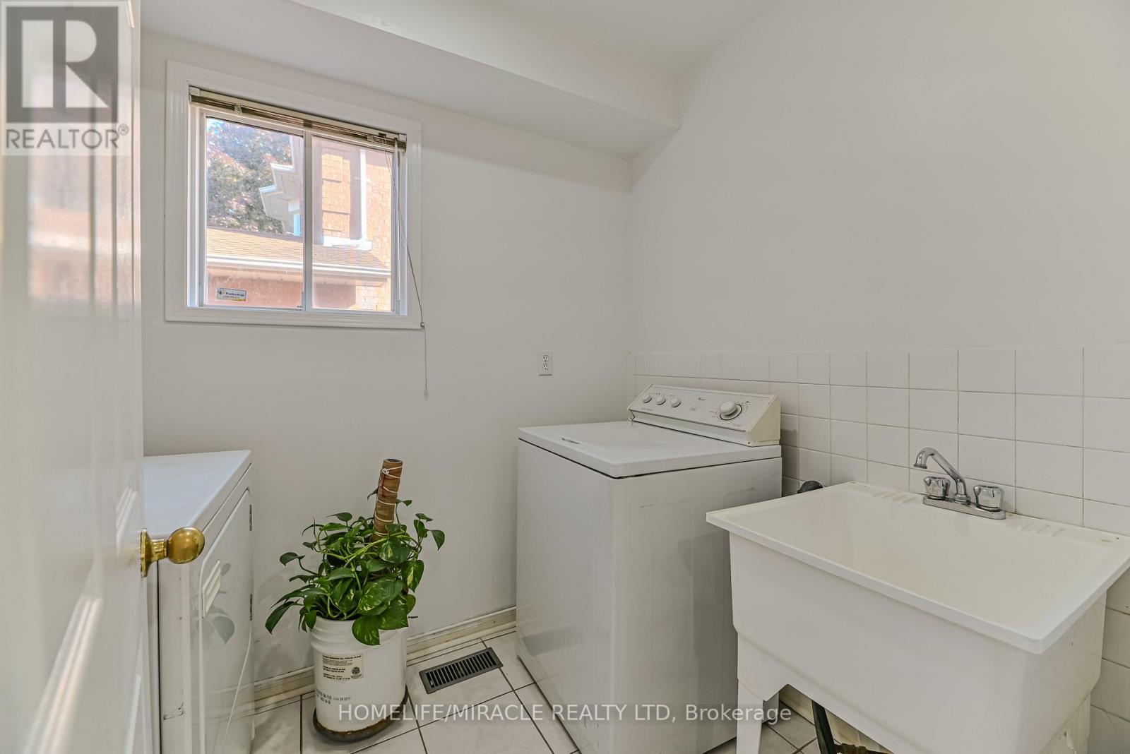 36 LETTY AVENUE - 10