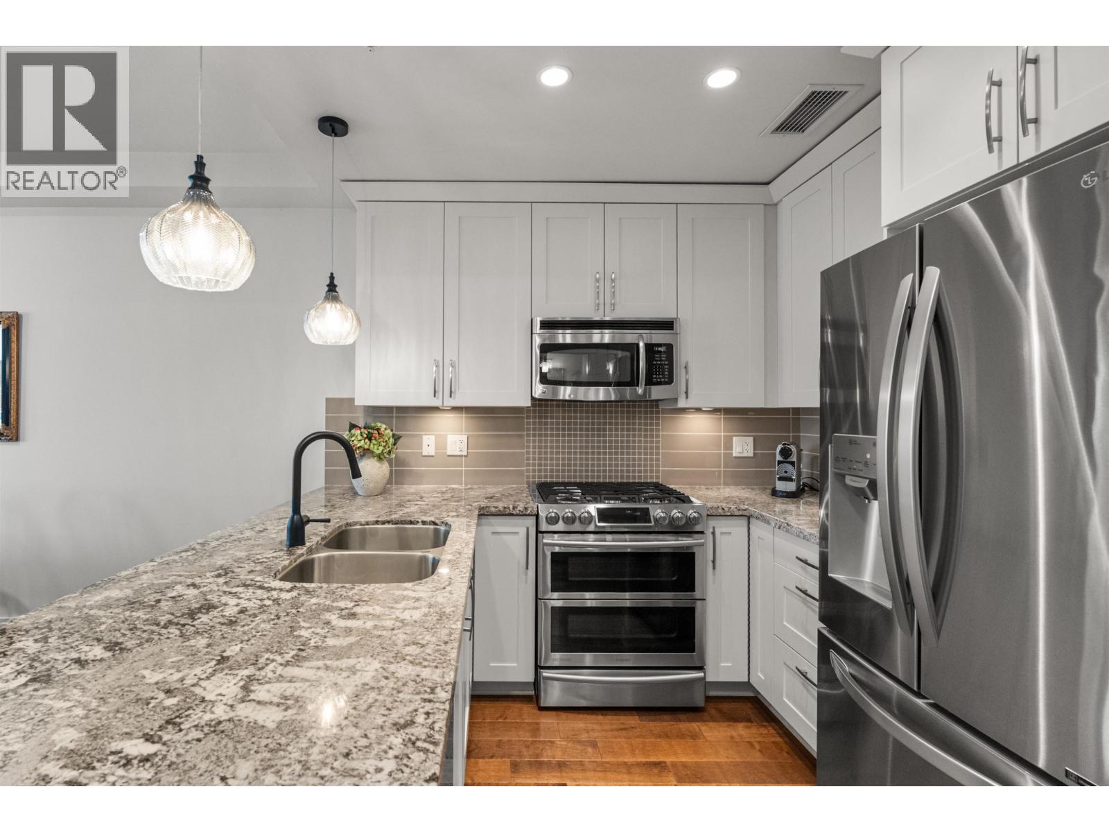 1 Bed, 1 Bath Apartment for Sale in Tsawwassen – 313 5099 SPRINGS BOULEVARD, Tsawwassen – MLS# R3142586 - Image 3