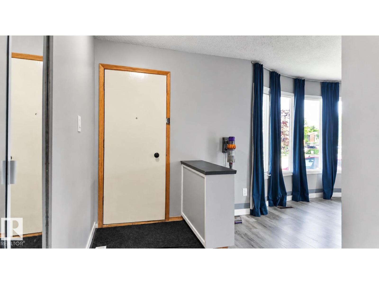 16608 109 ST NW, Lorelei, Edmonton photo 4