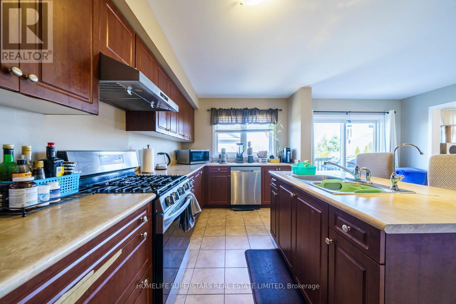 84 LAMBERT CRESCENT - 16