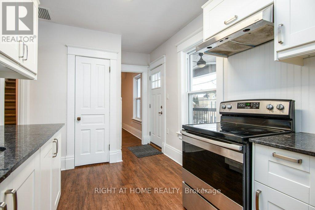 2-94 SCOTT STREET — photo 3