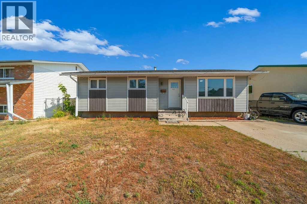 480 Hilton Crescent  NE - Image 3