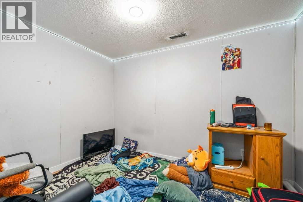 480 Hilton Crescent  NE - Image 12