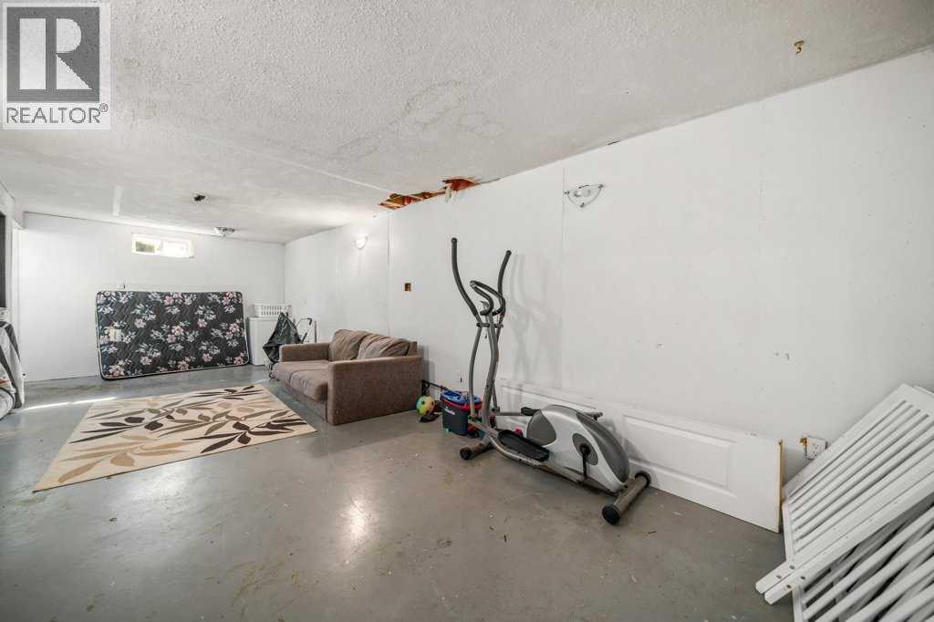 480 Hilton Crescent  NE - Image 15