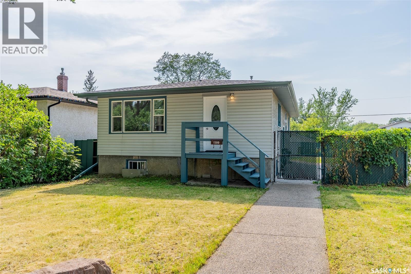 1300 Aberdeen STREET - 1