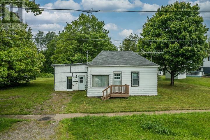 196 Federation ST S - 1