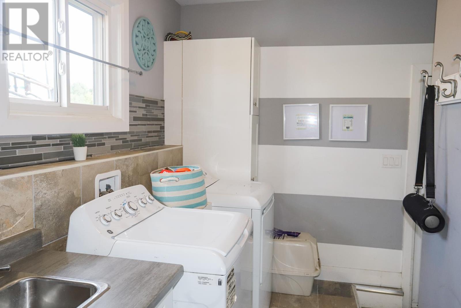 87 Murton AVE - 25