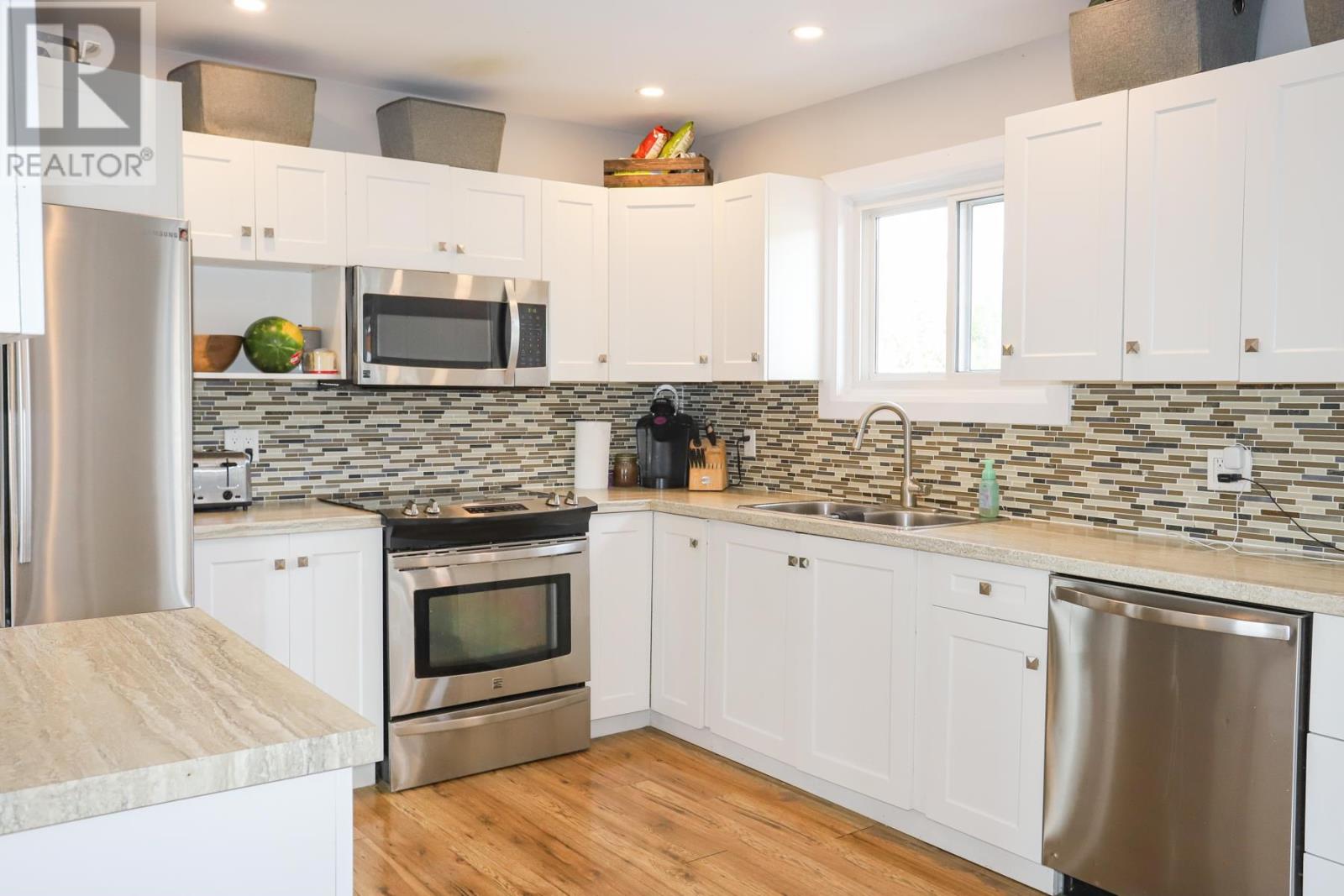 87 Murton AVE - 6