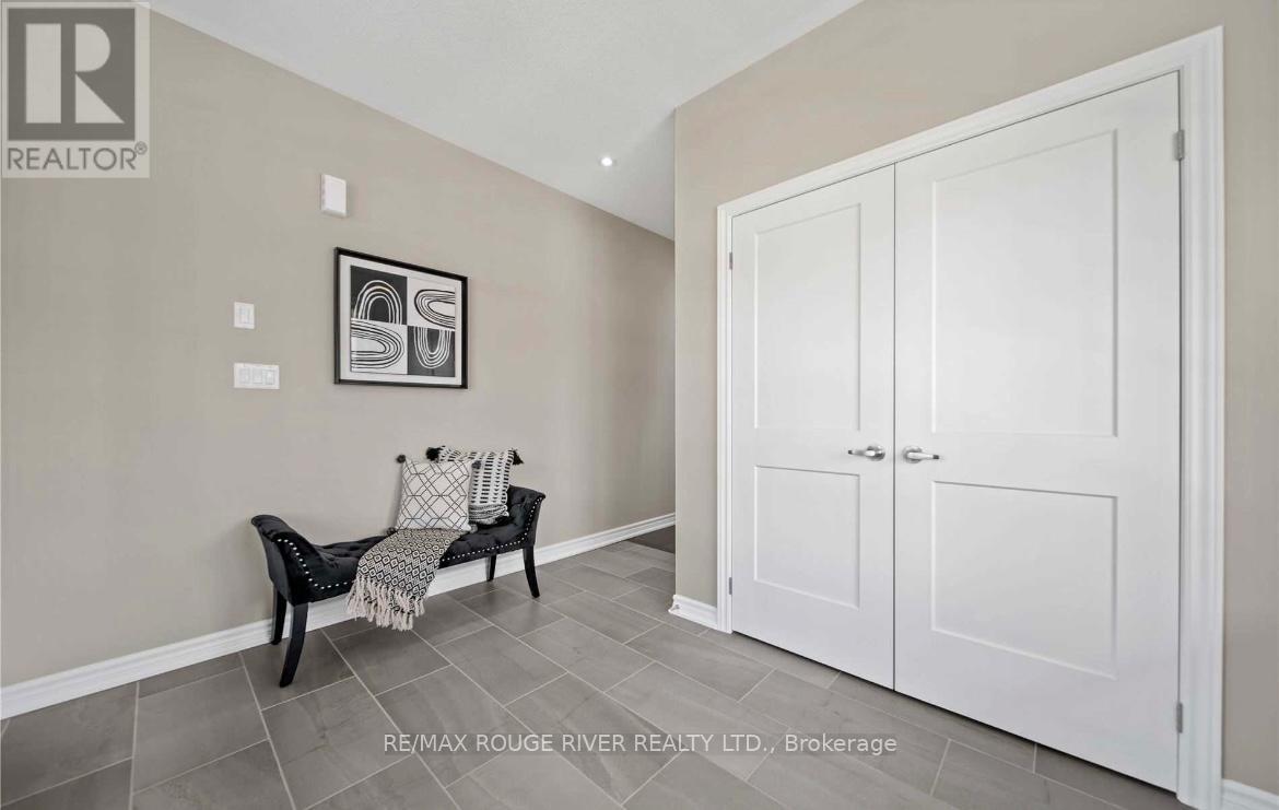 27 CROMBIE STREET - 2