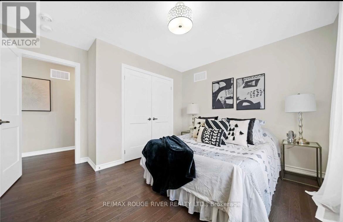 27 CROMBIE STREET - 24
