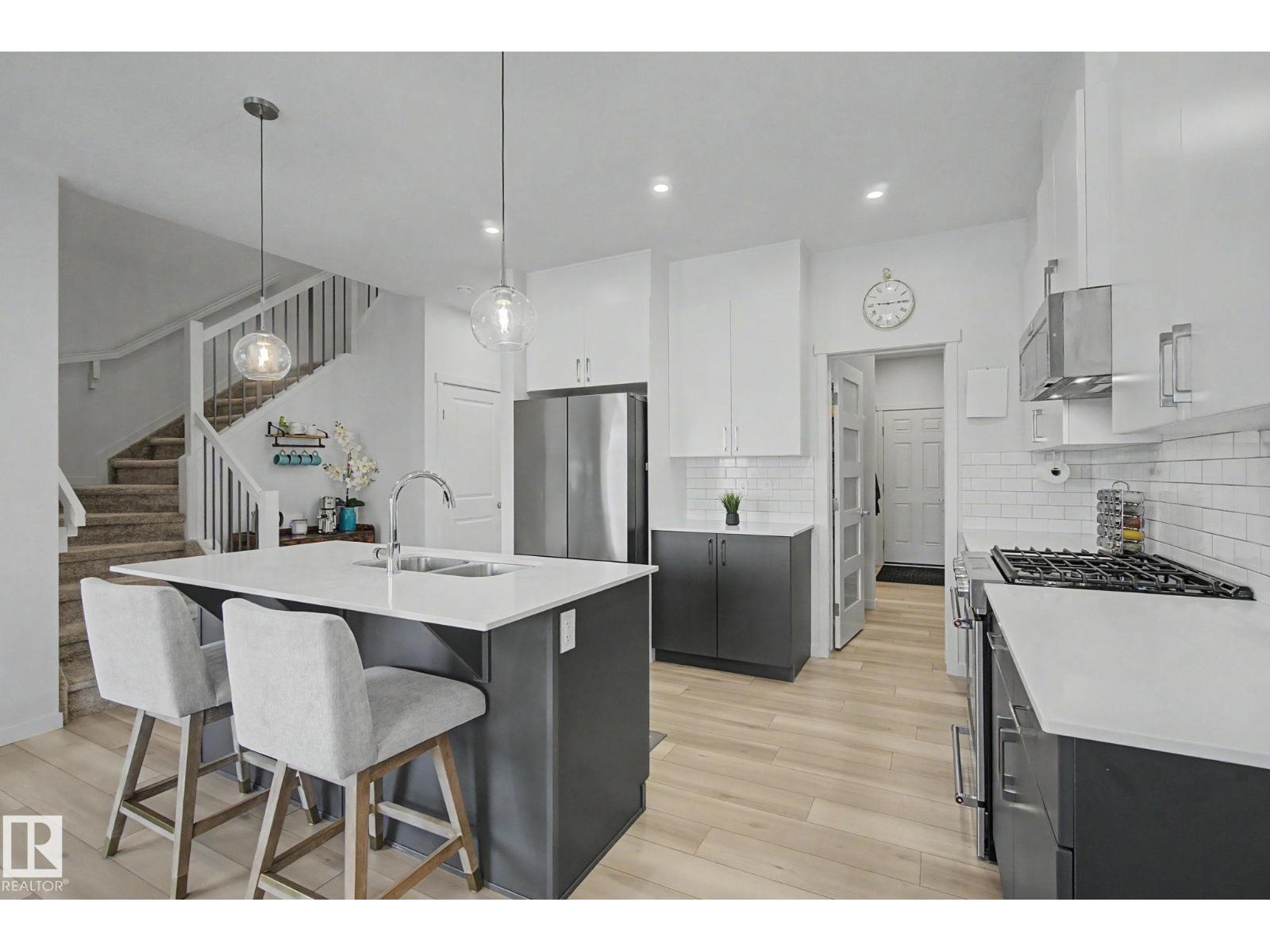 28 ROSEWOOD WY - Image 9
