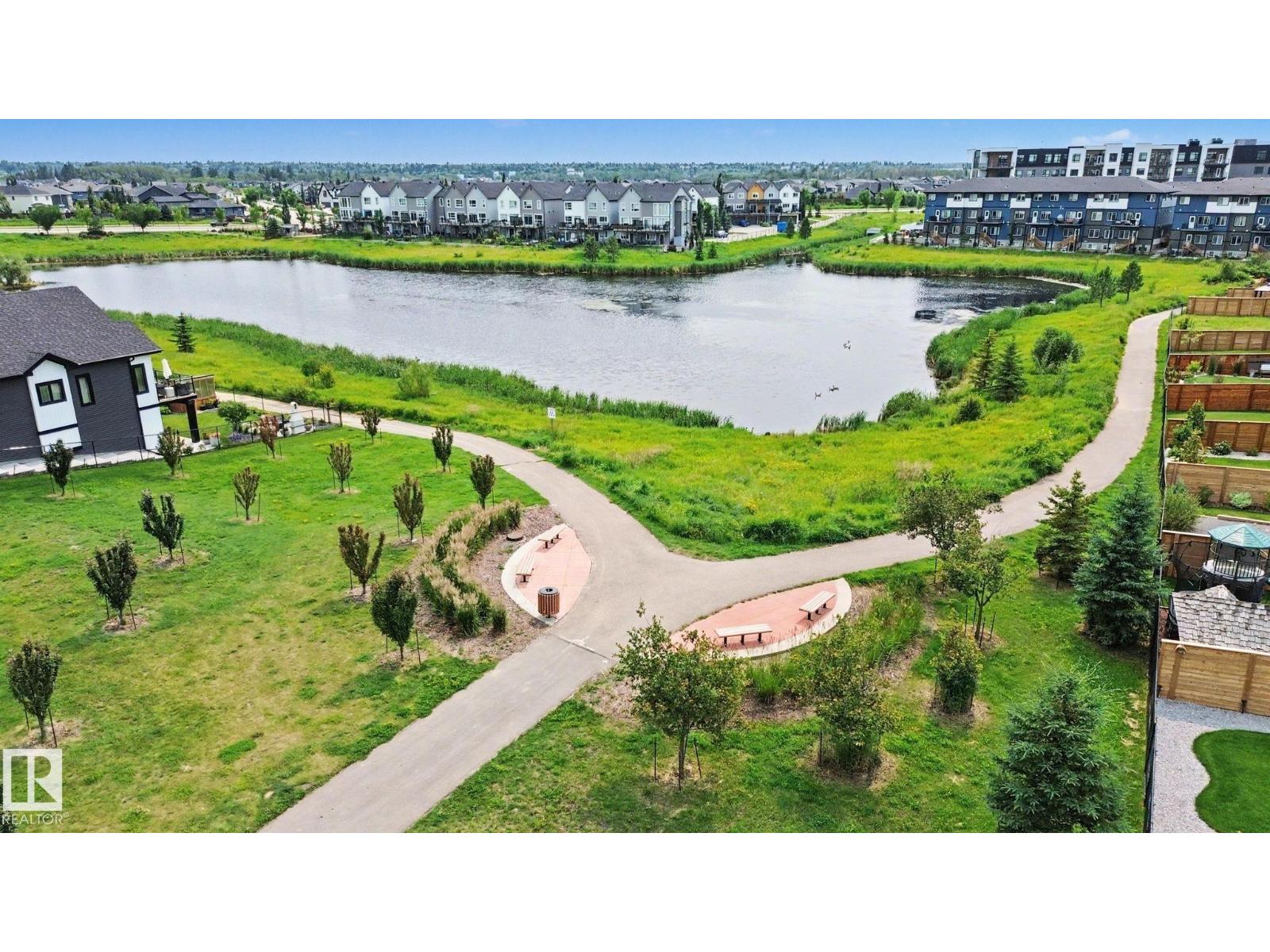 28 ROSEWOOD WY - 3