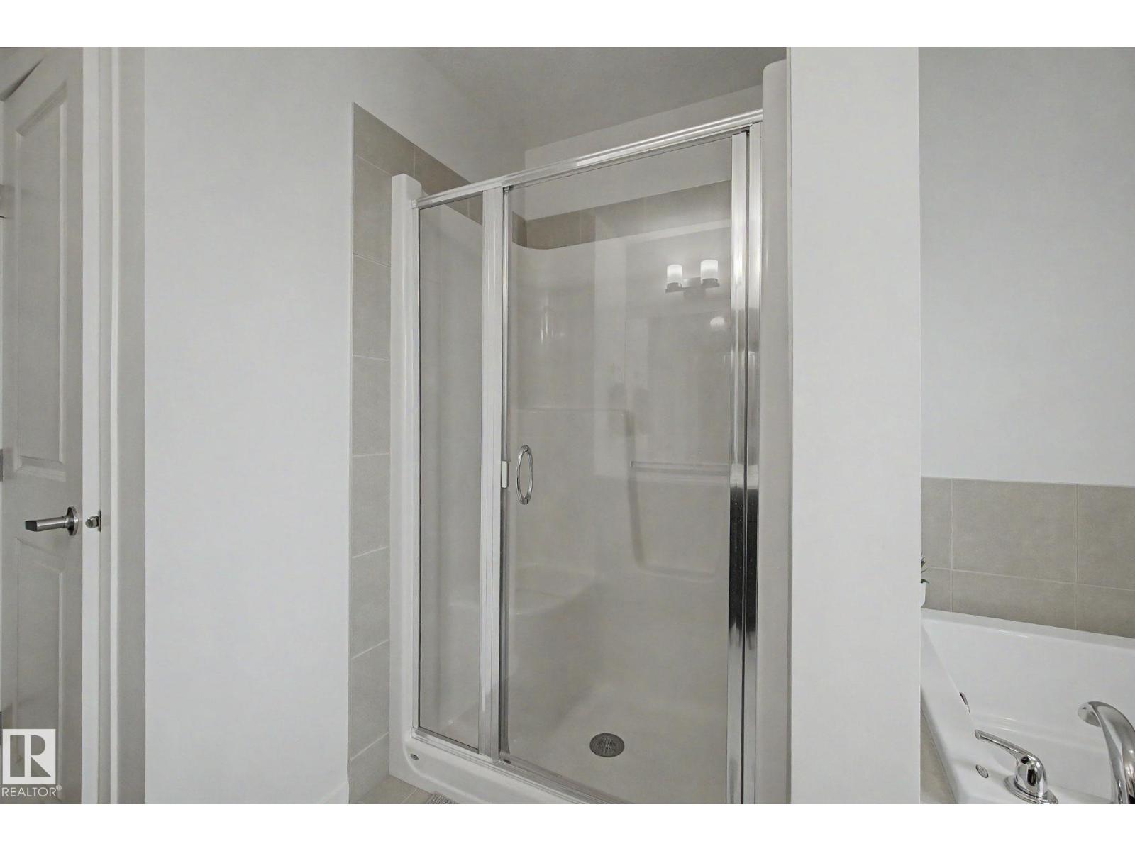28 ROSEWOOD WY - 33