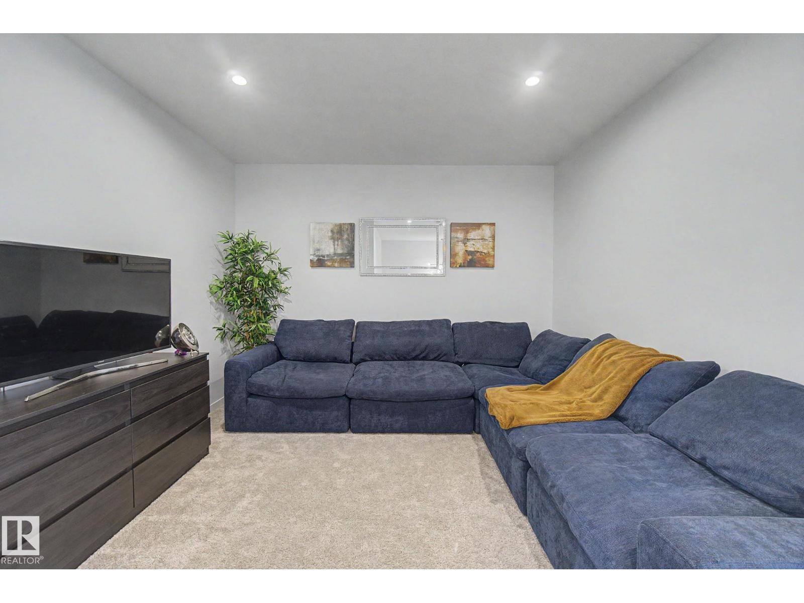 28 ROSEWOOD WY - Image 26