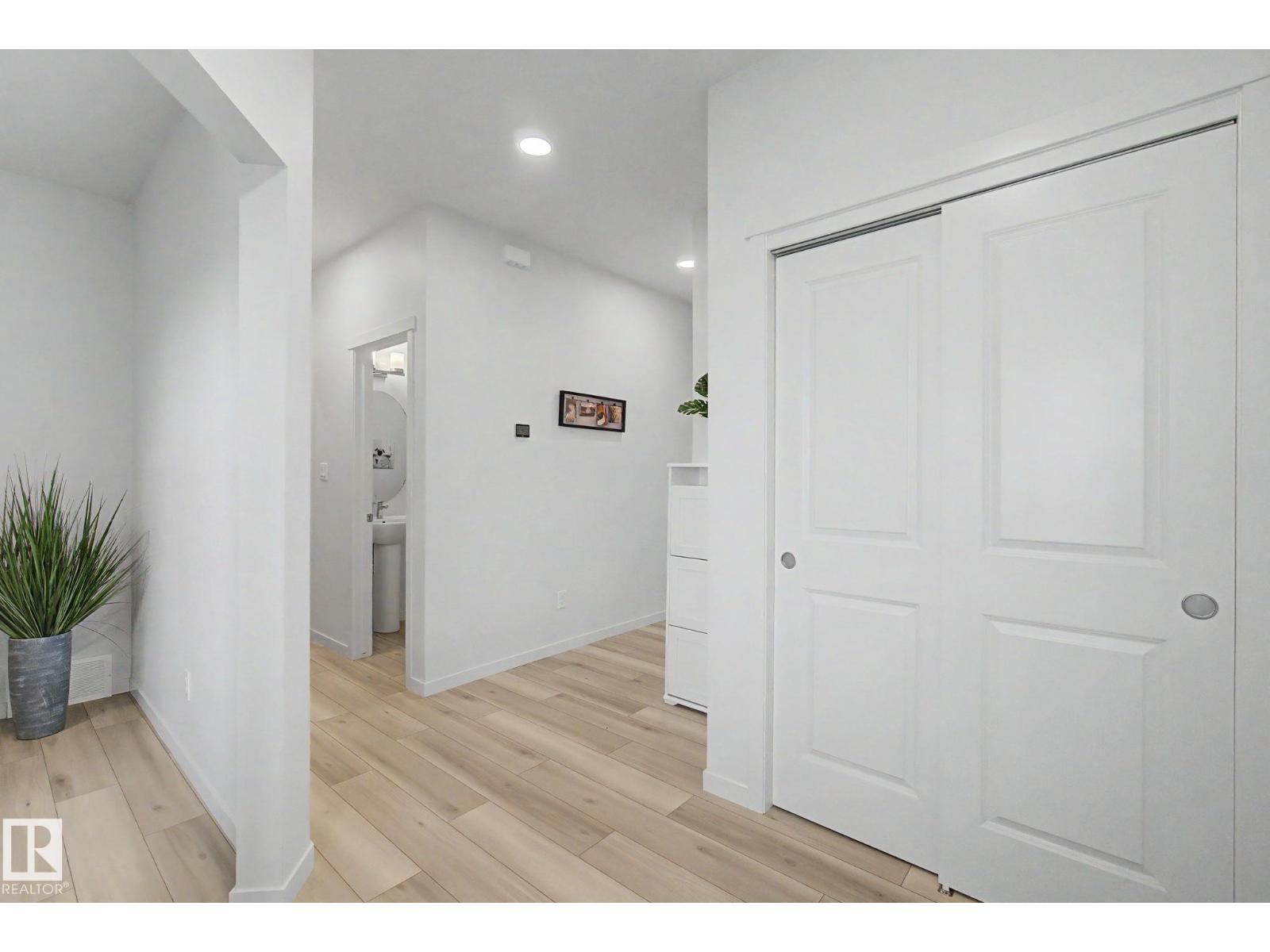 28 ROSEWOOD WY - Image 19