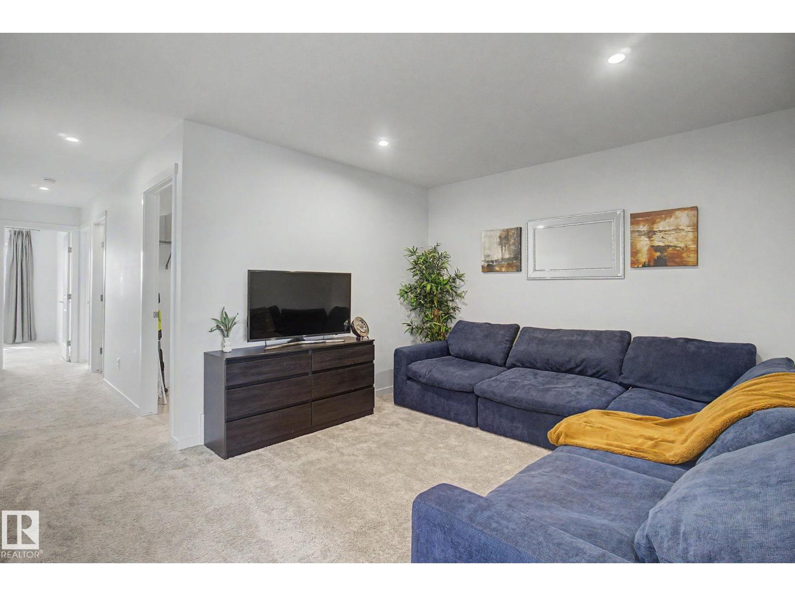 28 ROSEWOOD WY - Image 25