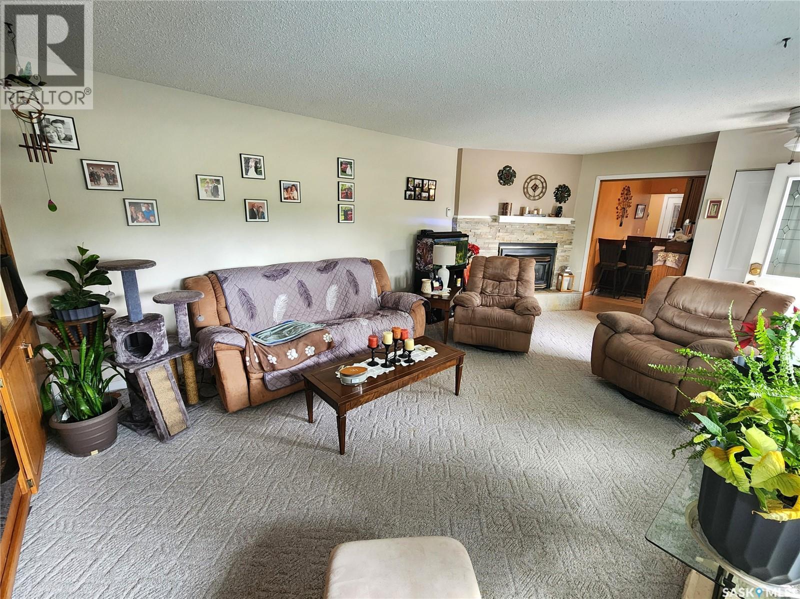 808 Assiniboia AVENUE - 4