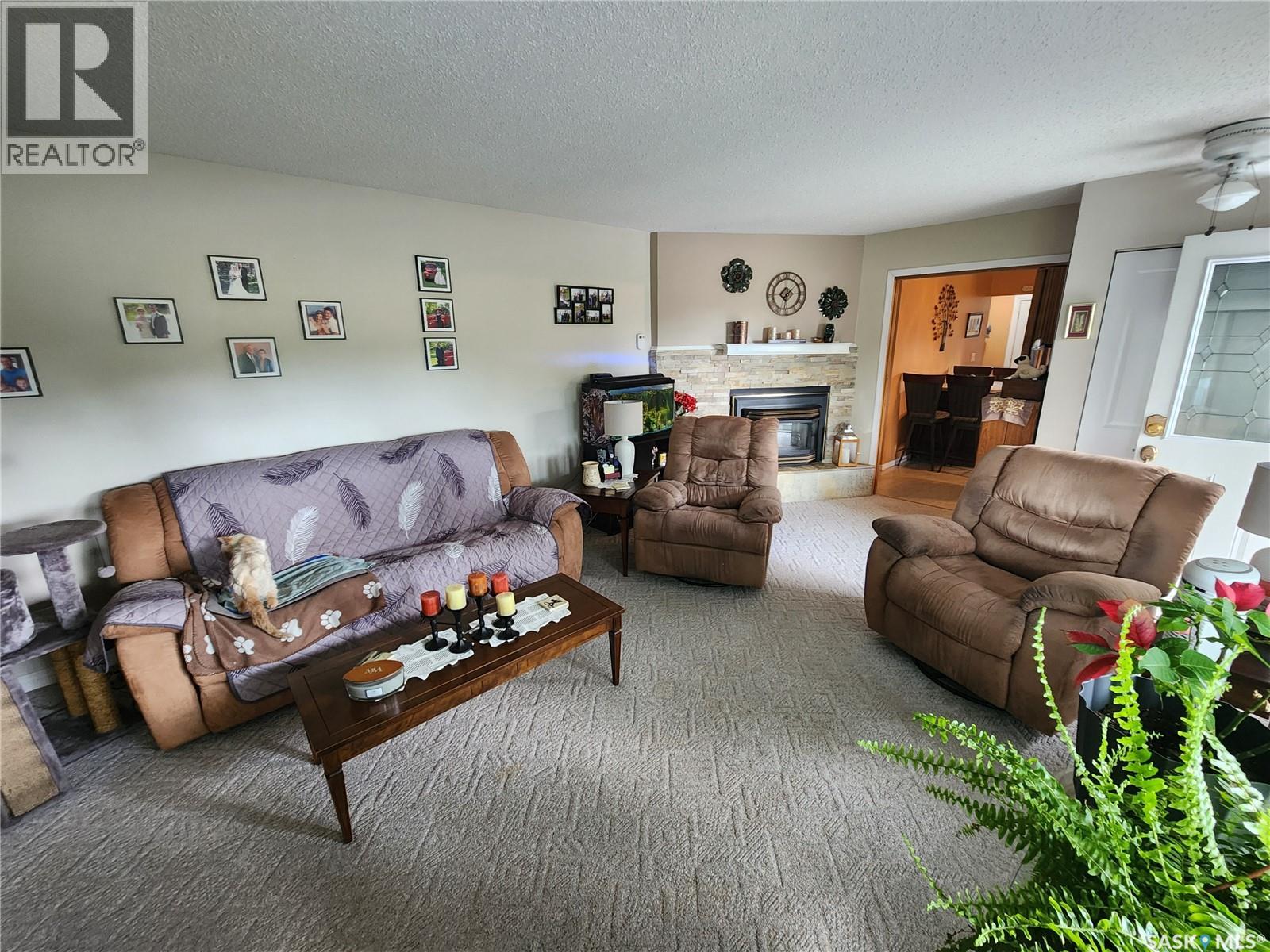 808 Assiniboia AVENUE - 6