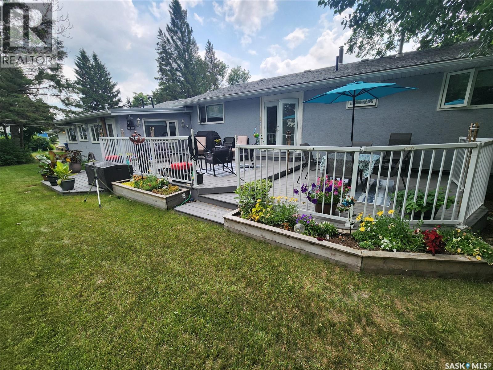 808 Assiniboia AVENUE - 32