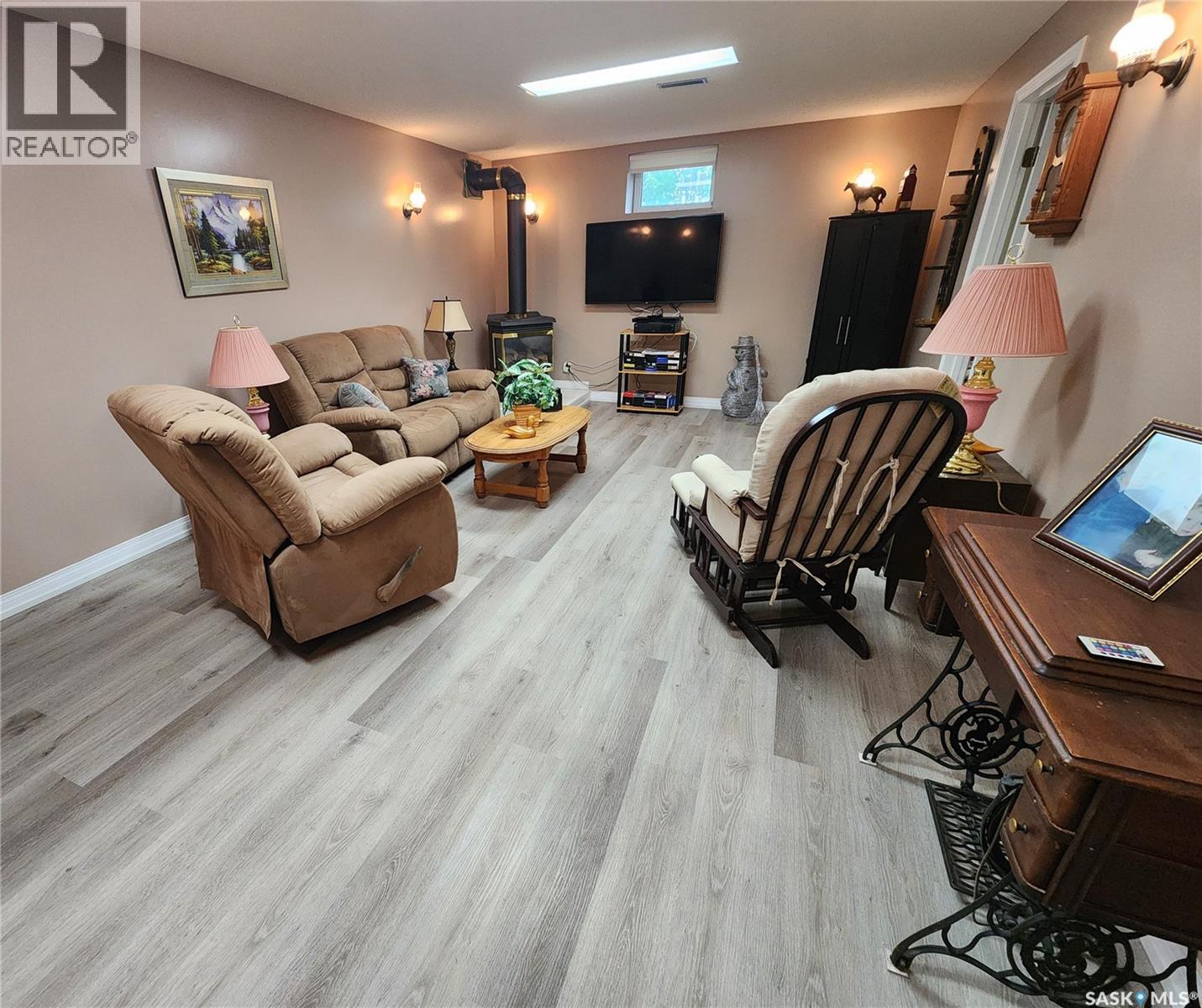 808 Assiniboia AVENUE - 21