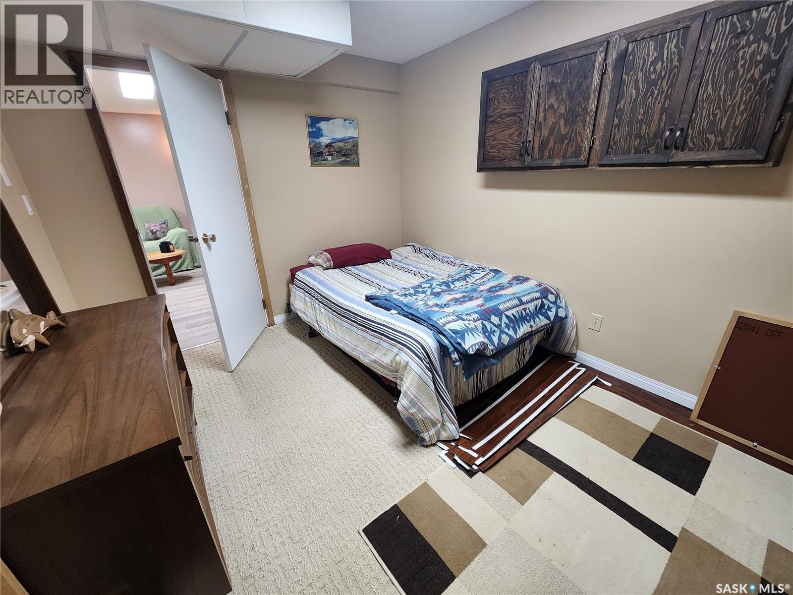 808 Assiniboia AVENUE - 24