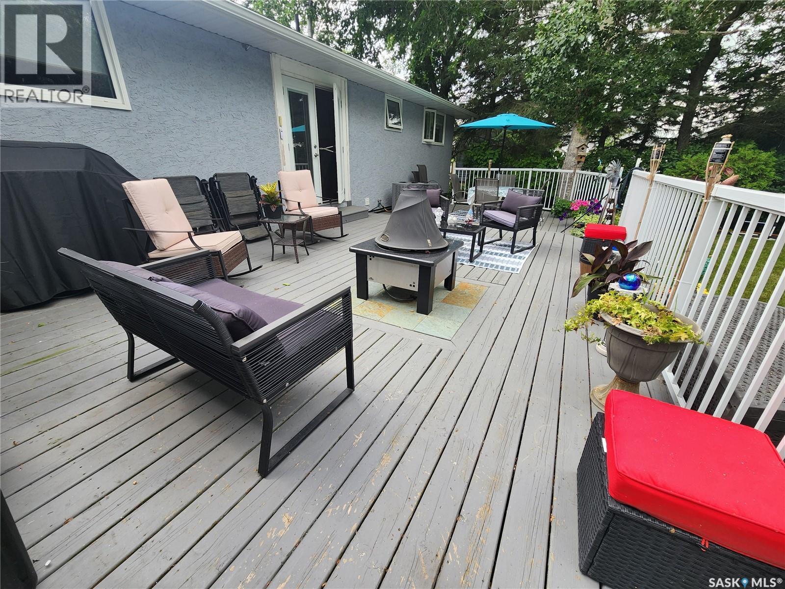 808 Assiniboia AVENUE - 33