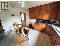 215 Menzies Street, North Portal, SK S0C1W0 Photo 6