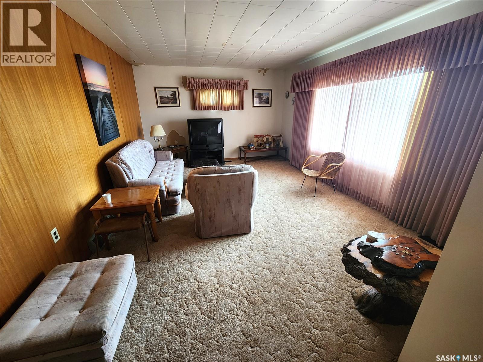 215 Menzies STREET - Image 7