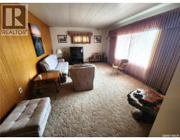 215 Menzies Street, North Portal, SK S0C1W0 Photo 7
