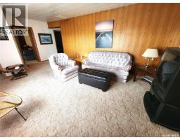 215 Menzies Street, North Portal, SK S0C1W0 Photo 9