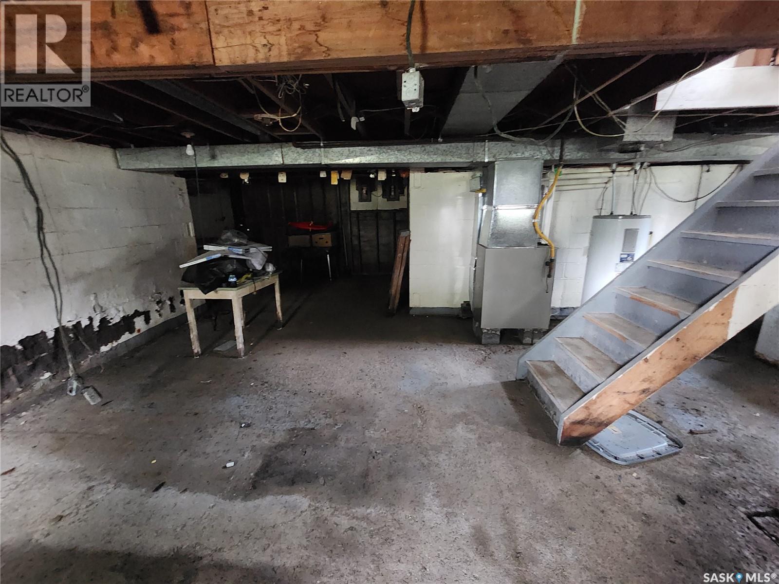 215 Menzies STREET - Image 16