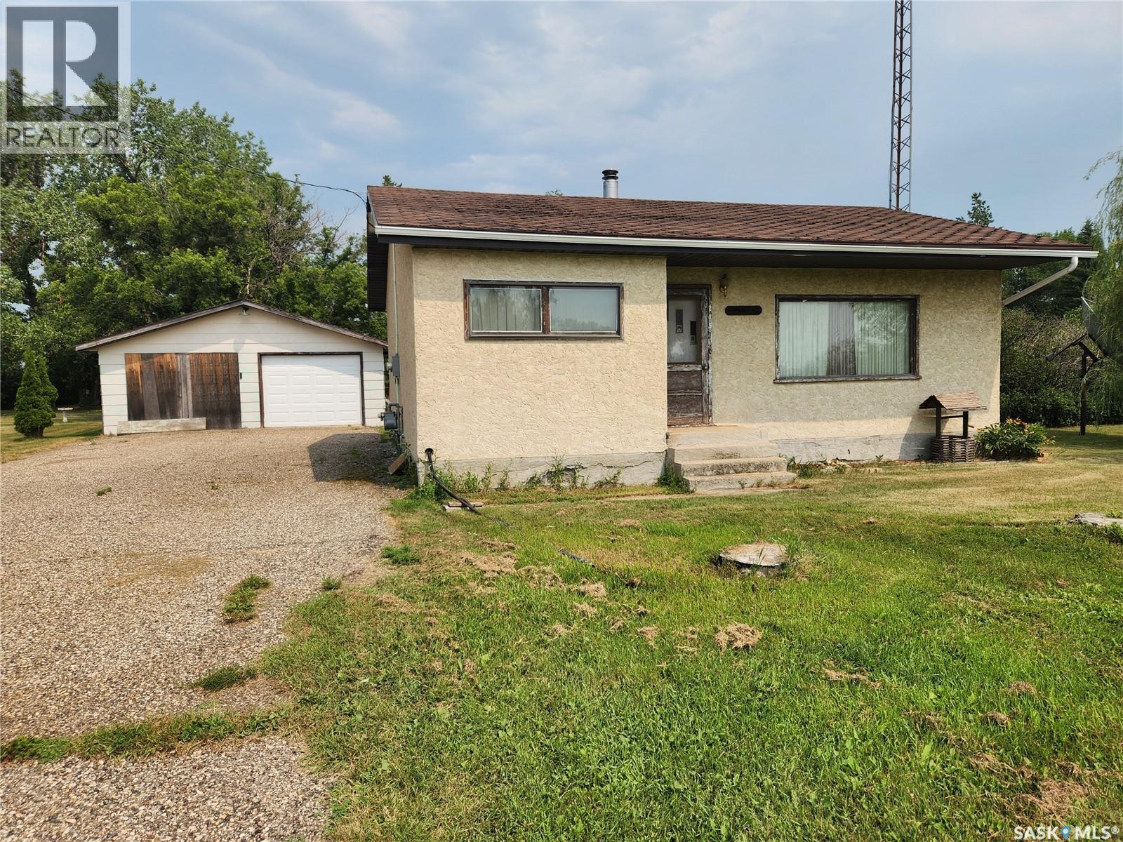 215 Menzies STREET - 1