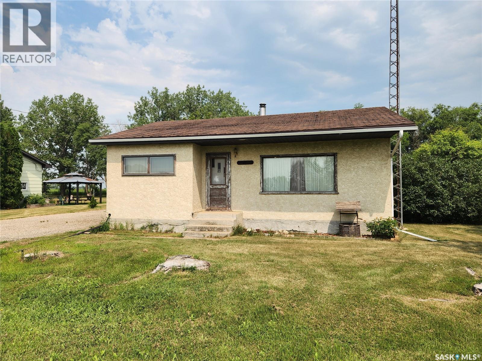 215 Menzies STREET - 2